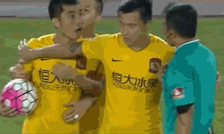 主教练,临时组建一个教练班子,完成接下来的足协杯和中超第二阶段比赛