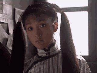 在《像云像雾又像风》,周迅的民国装很是灵气逼人.