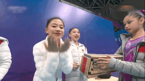 管晨辰不慎掉下平衡木虽遗憾仅获第五但仍是那个乐观的袋鼠摇少女