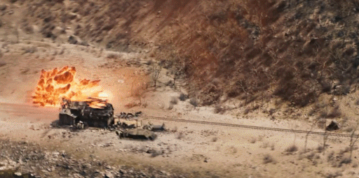 炸弹一枚枚接连飞来,炸毁火车,铁轨,渡桥……炮火还狂妄地追着战士们