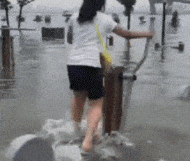 赶紧去健身房吧!搞笑gif:妹子是真的搞笑,你是真的可爱,又搞笑又机灵!