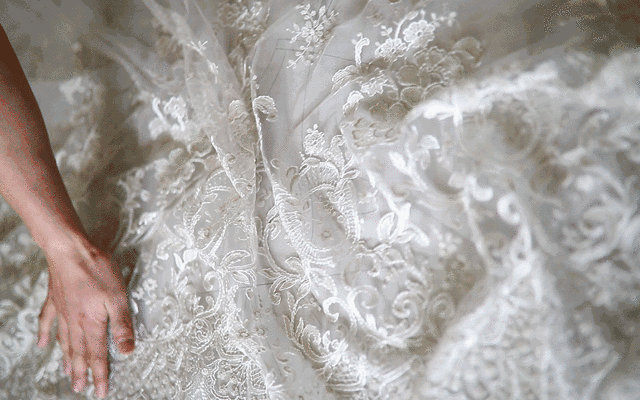 最能凸显女人味的时尚元素,当然是蕾丝,杨紫,金晨穿得