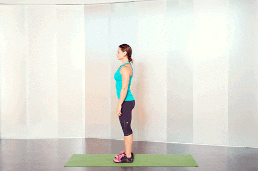 即可恢复至初始动作;第三步:然后将我们的双腿往胸部的位置迅速向前缩