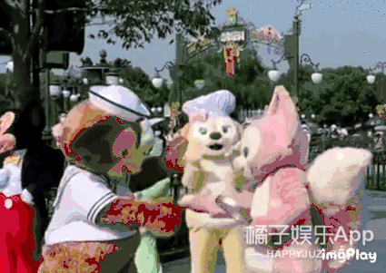 而当玲娜贝儿首次出现时,还有毫不留情宠爱新欢的爬墙的炸出了不少