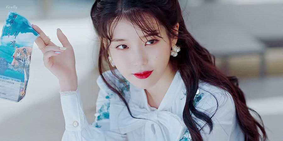 网红全都学的她有颜值有实力的iu走到哪火到哪