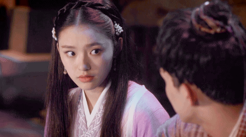 星爷看中林允的原生态,就是不会演强行演,特别像美人鱼在模仿人类.