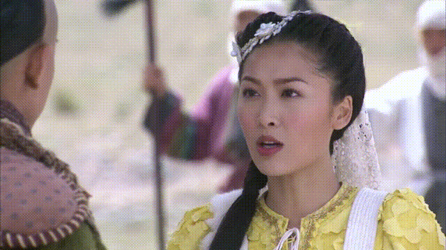 八版"翠羽黄衫"霍青桐颜值对比,谁让人眼前一亮,谁在?