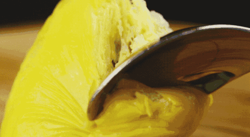 满屏果肉,流心又爆浆,这款榴莲酥也太会撩人了吧