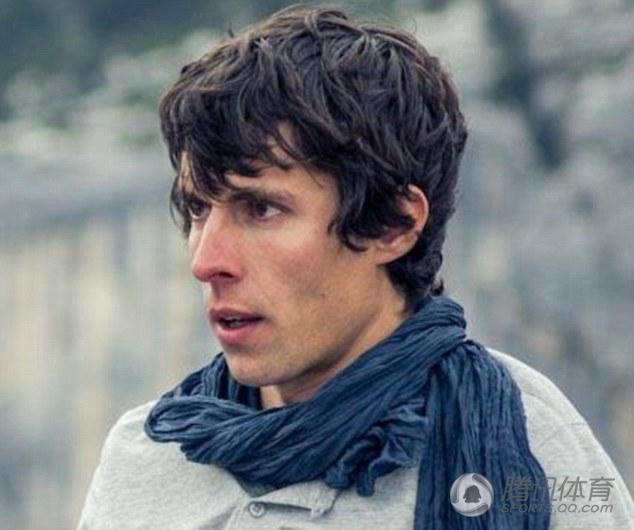 法国狂人热气球间走钢索 不幸坠亡