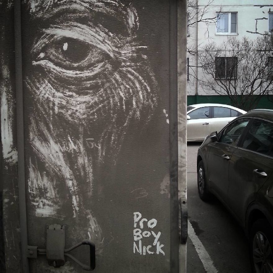 亮眼！画家利用车身的灰尘和刮痕进行创意绘画