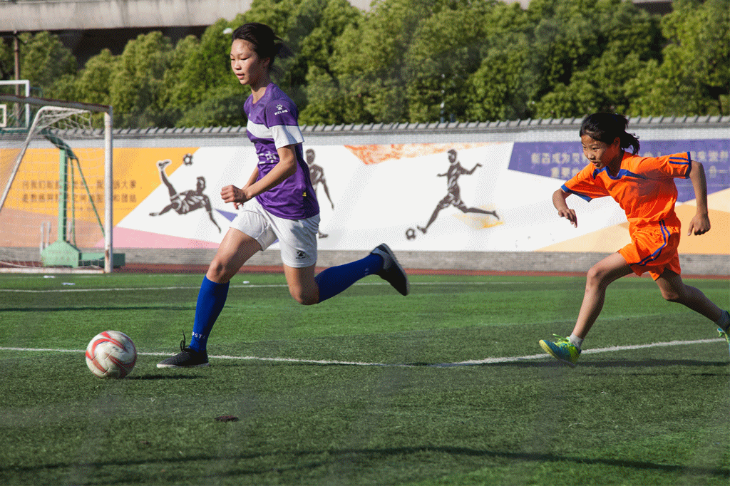 孩子学足球高中特招吗，孩子学足球高中特招吗好吗