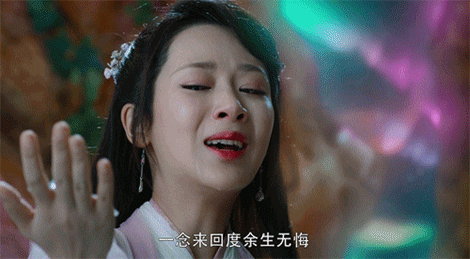2018年杨紫凭借《香蜜沉沉烬如霜》收获了一大波粉丝,很多人都折服于