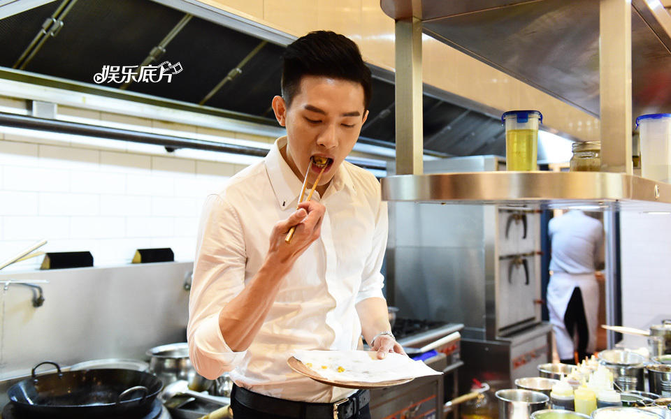 他是黄晓明旗下艺人,被称草食系美男