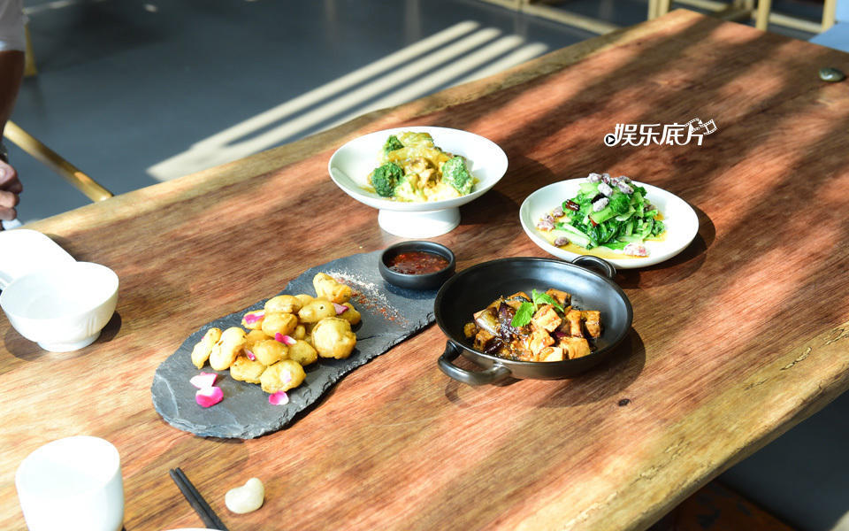 他是黄晓明旗下艺人,被称草食系美男