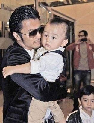 王菲谢霆锋最新消息 谢霆锋为陪王菲一年只见张柏芝儿子三次