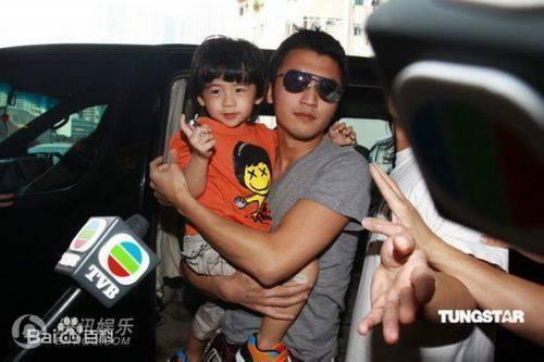 王菲谢霆锋最新消息 谢霆锋为陪王菲一年只见张柏芝儿子三次
