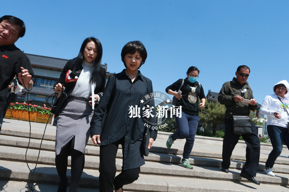 杨洁导演追悼会 西游师徒现身送行(组图)