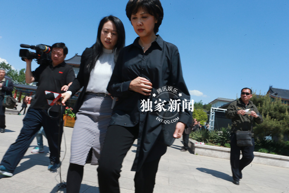 杨洁导演追悼会 西游师徒现身送行(组图)