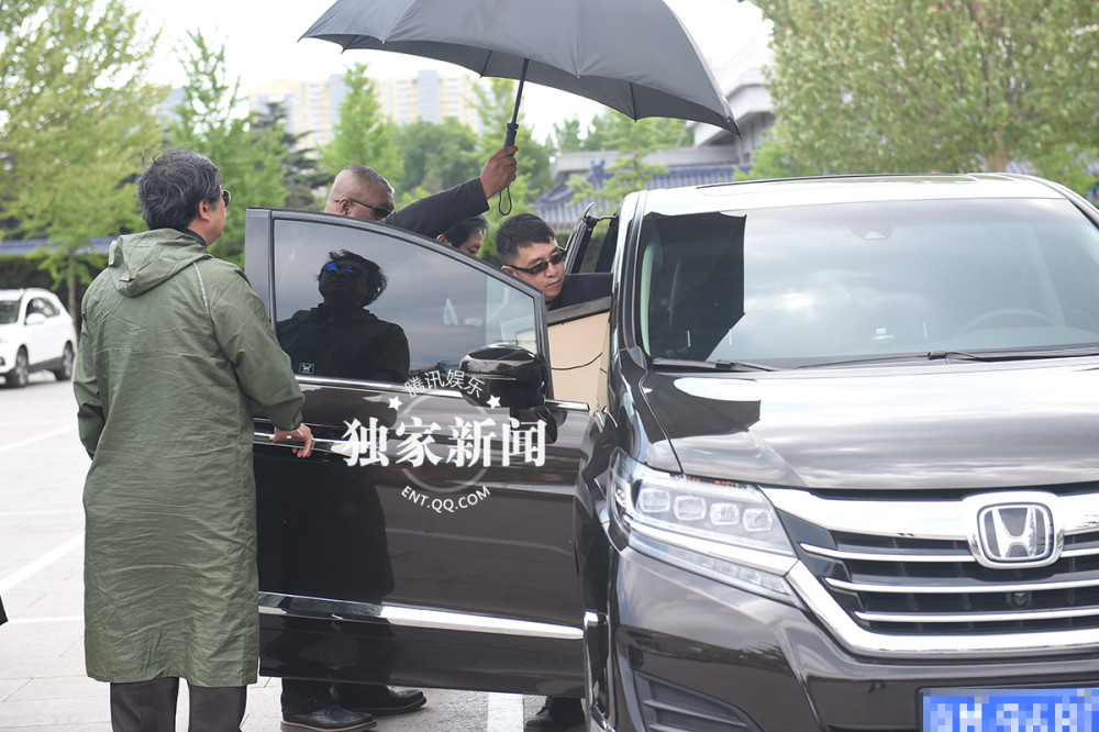 杨洁导演追悼会 西游师徒现身送行(组图)