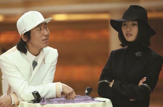 白百何穿白衣扎马尾扮清纯 大步走窃喜偷笑(组图)