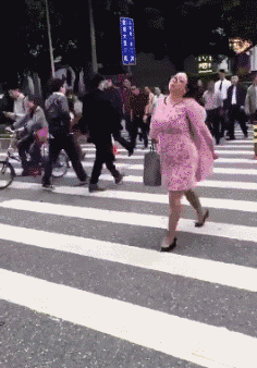 冰箱姐搞笑：这撩人的手势！这扭动的身姿！你已经不是我认识的大爷了
