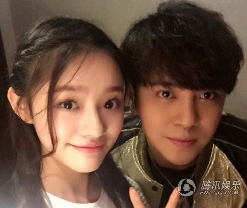 罗志祥与女星床边玩直播 女朋友咋办?