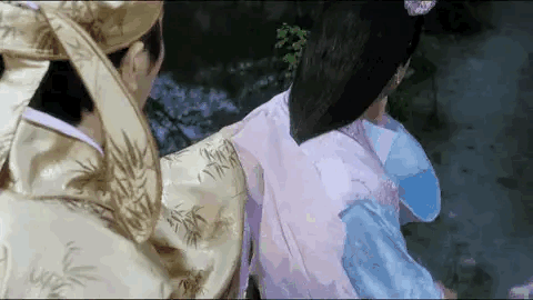 如花惊艳回头.