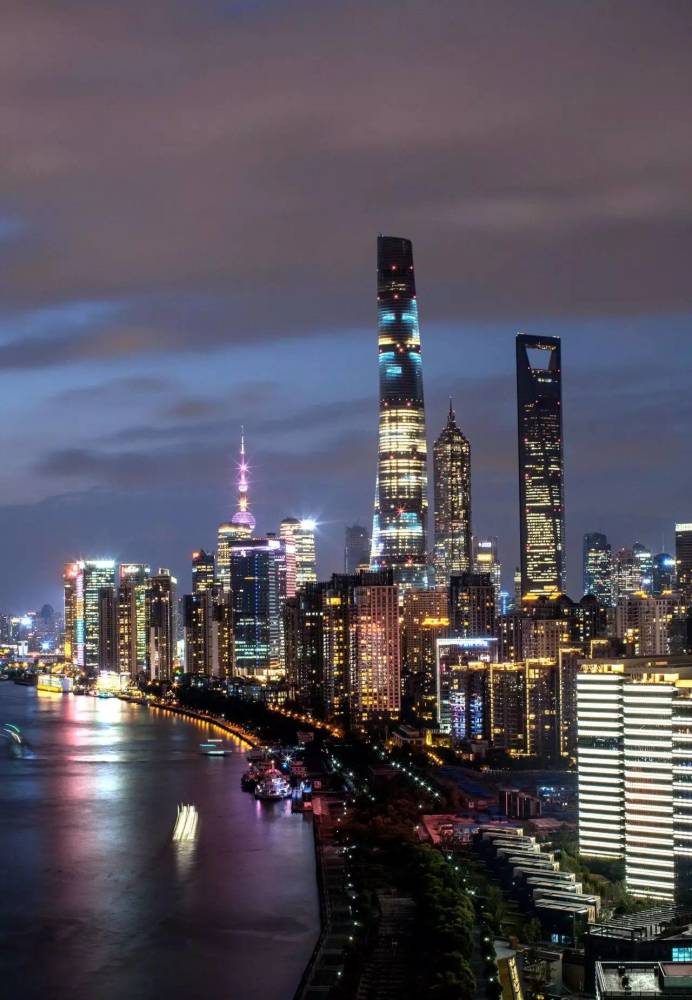 中国第一高楼上海中心118层观光厅开放!