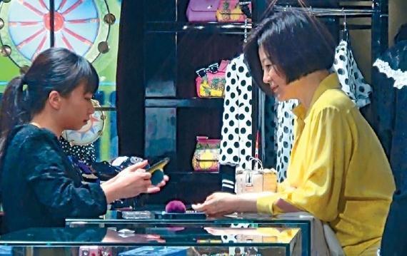 林青霞花1万多剪头 被吐槽跟十块钱剪的没区别