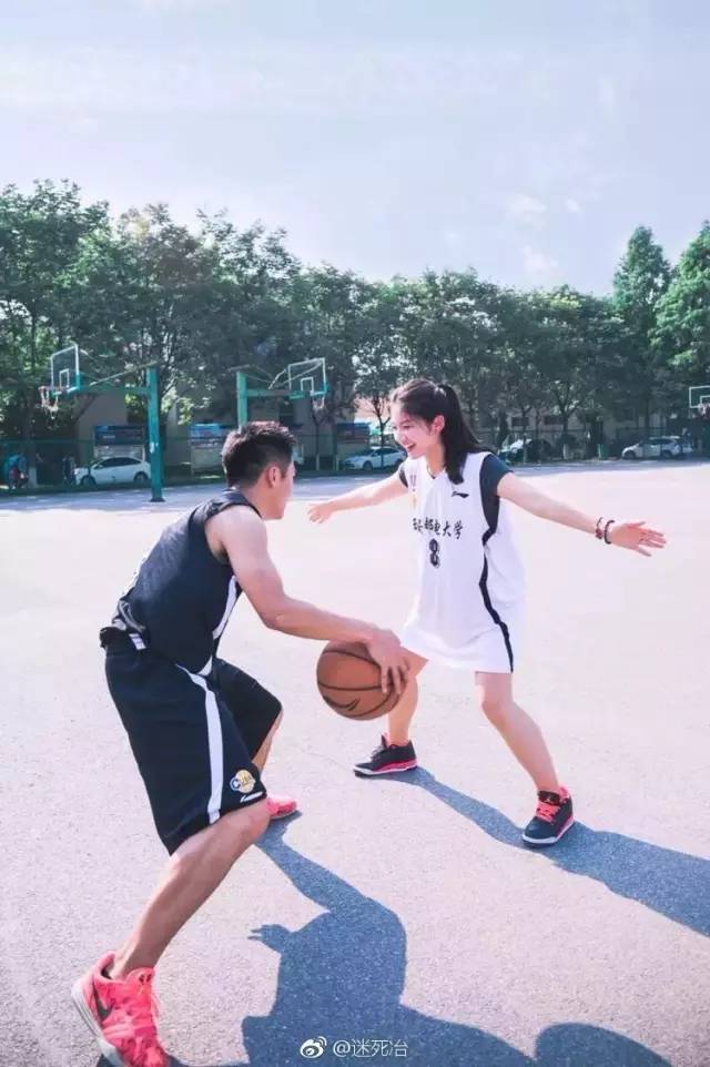 “回到小时候，告诉爸妈多买几套房”(组图)