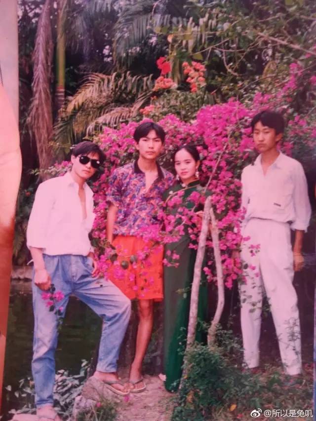“回到小时候，告诉爸妈多买几套房”(组图)