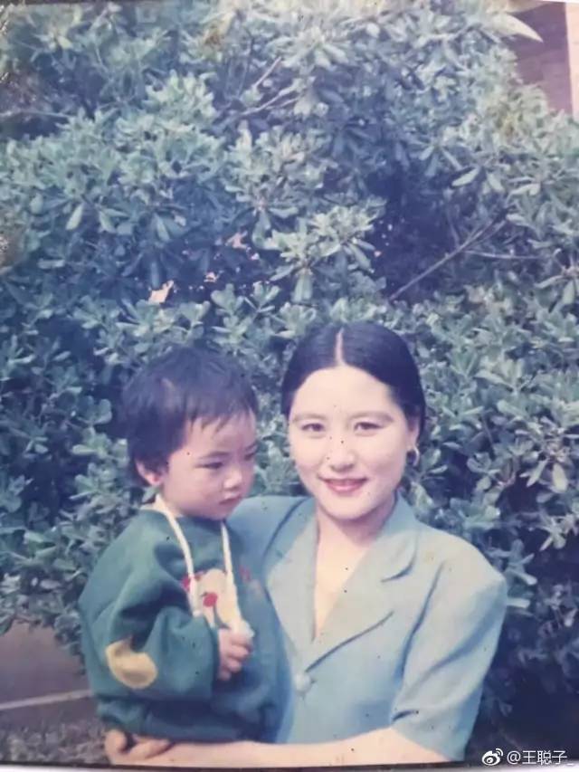 “回到小时候，告诉爸妈多买几套房”(组图)