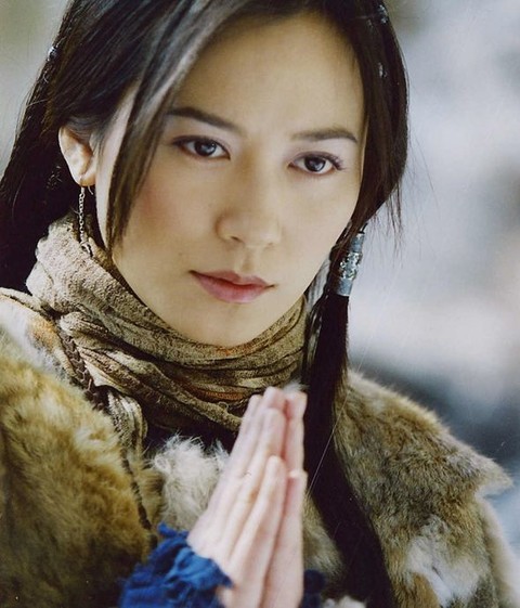 她是绯闻“绝缘体” 46岁仍美若当年(组图)