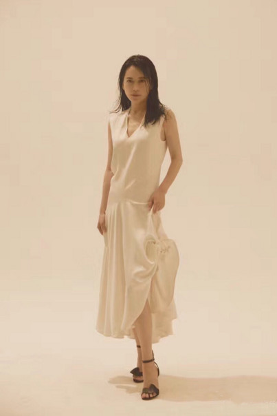 她是绯闻“绝缘体” 46岁仍美若当年(组图)