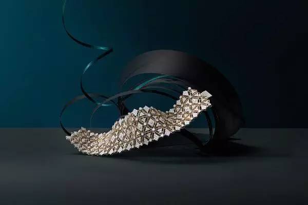 格丽传人转战私募基金,解密意大利家族企业为