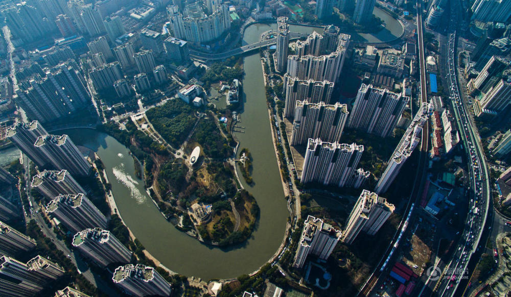 上海首个活水公园梦清园全景.