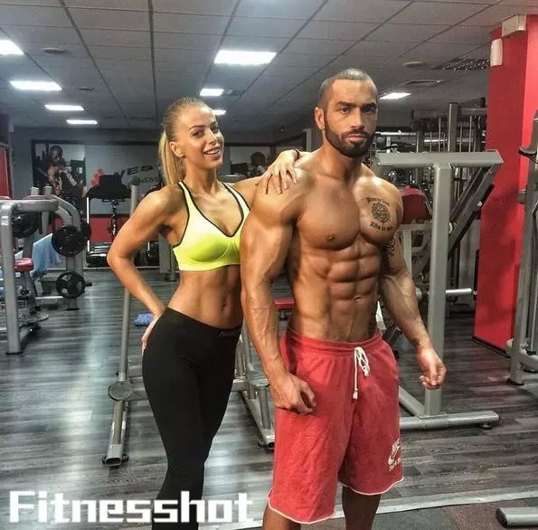 全球健身标杆拉扎尔的女人,征服人心不止靠脸