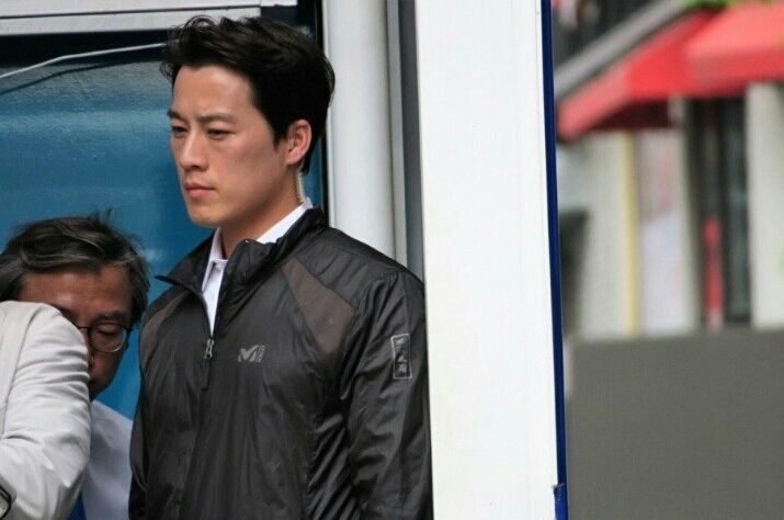 文在寅保镖爆红 与总统并称青瓦台F4(组图)