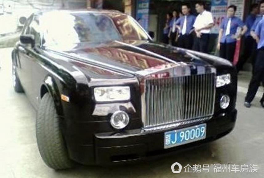 王林豪车无数全都挂牛牌,如今大师已成过去,车牌沦落到老皇冠上