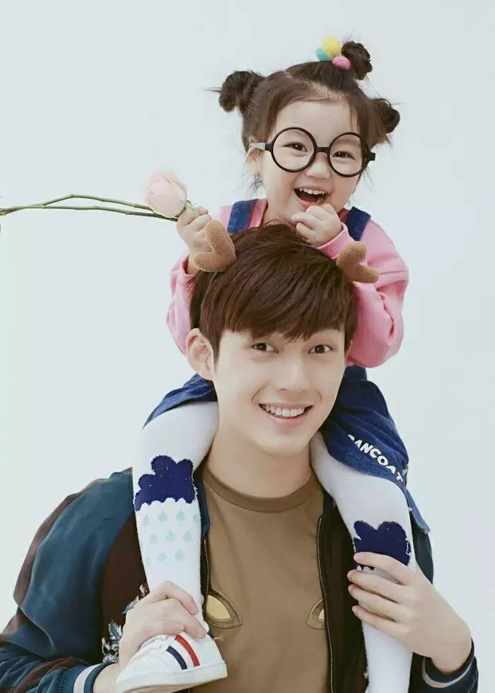 关关长得像阿拉蕾?欧阳娜娜和甜馨竟撞脸蕾哈