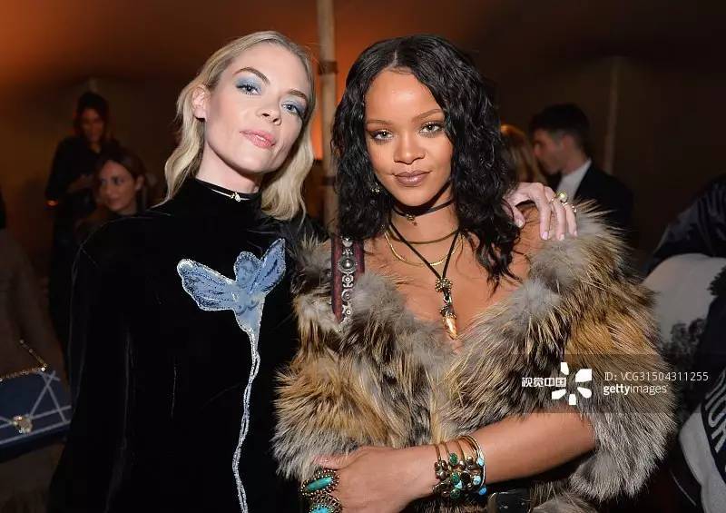 关关长得像阿拉蕾?欧阳娜娜和甜馨竟撞脸蕾哈