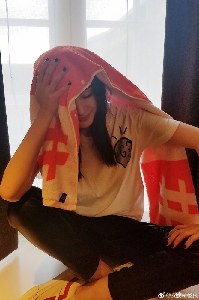 杨幂潮装晒毛巾，居然是学陈冠希的？ 服饰潮流 图8