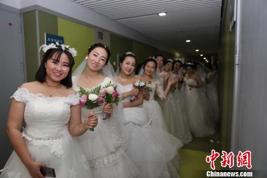 南京大学115周年校庆：115对新人办集体婚礼