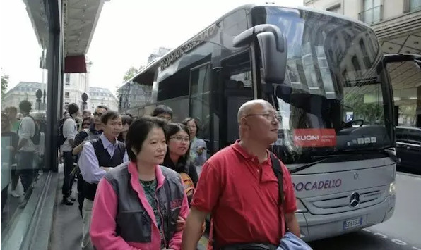 上海台湾旅行团先后在欧洲遇劫 外媒：中国游客有钱（图） - 1