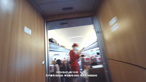 高铁列车临停2分钟……_腾讯新闻