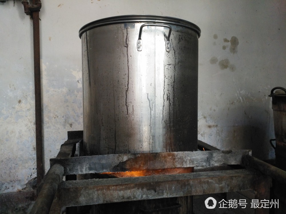 河北手工包粽子端午节一天能卖上1万个
