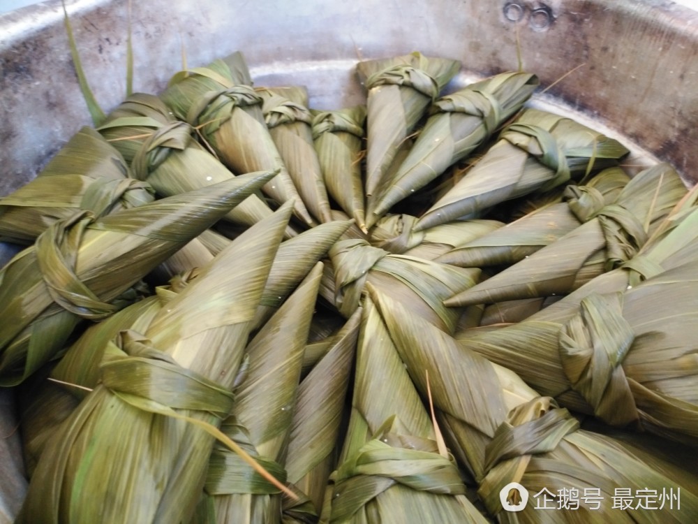 河北手工包粽子端午节一天能卖上1万个