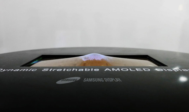 再也不怕摔了?三星这个手机屏 按了会陷下去