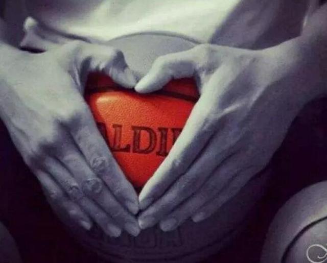 腾讯NBA首席撰稿人硬币亲述篮球之心:爱 很简