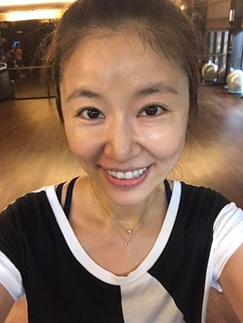 林心如晒侧身照3连拍 恢复纤细少女身材(图)